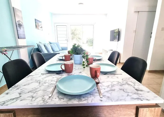 Dream Escape 1 - 6 Min Walk To Kastella Beach! ラルナカ