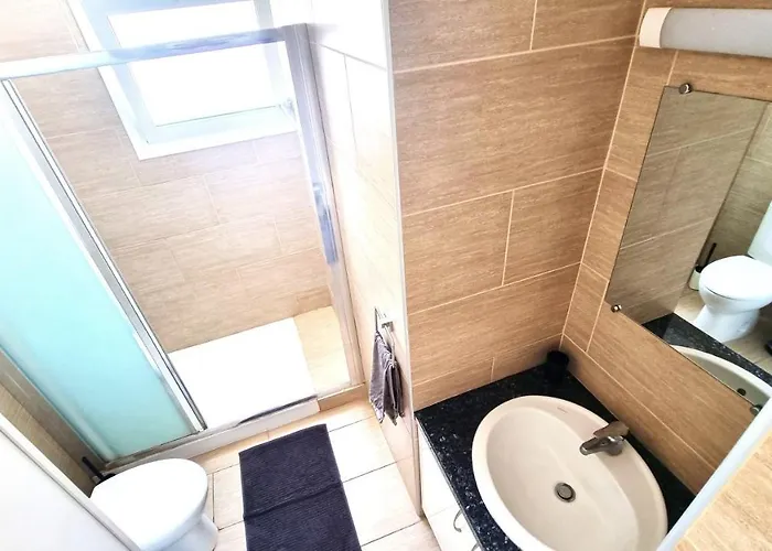 Dream Escape 1 - 6 Min Walk To Kastella Beach! アパート