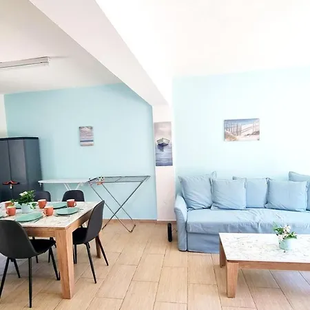 Dream Escape 1 - 6 Min Walk To Kastella Beach! 아파트 *