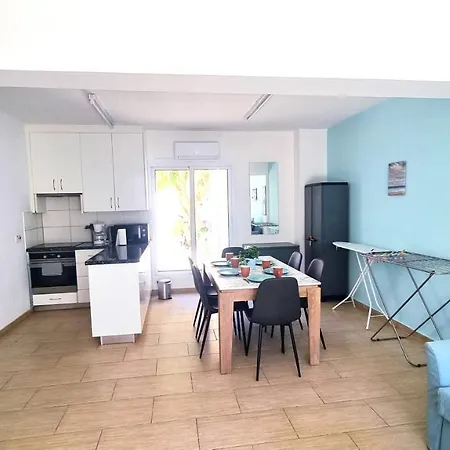 Dream Escape 1 - 6 Min Walk To Kastella Beach! 아파트 라르나카